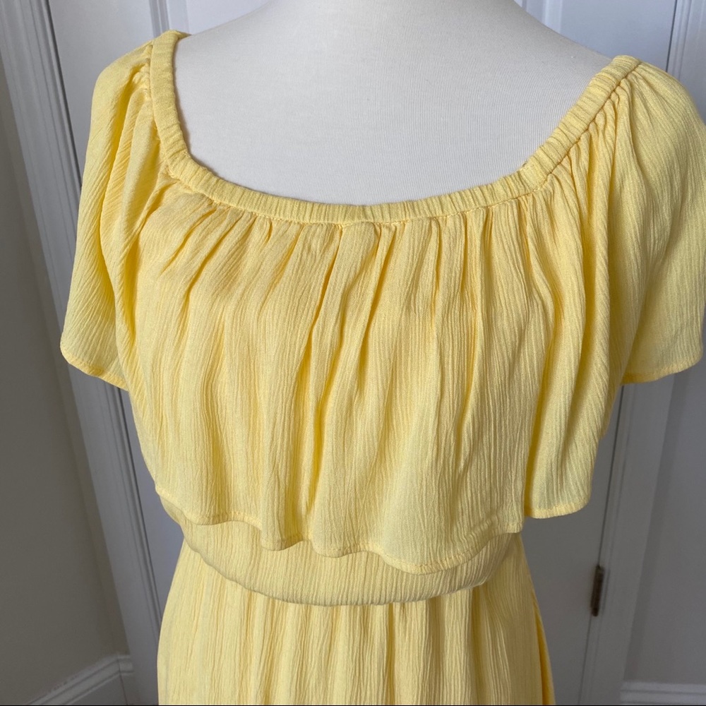 Charles Henry Off-Shoulder Dress - Picture 4 of 8